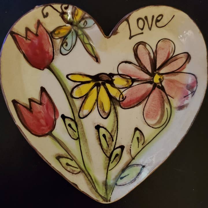 Heartfelt Traditions Heartfelt Traditions Small Heart Plate, AW Dragonfly Flowers Love - Little Miss Muffin Children & Home