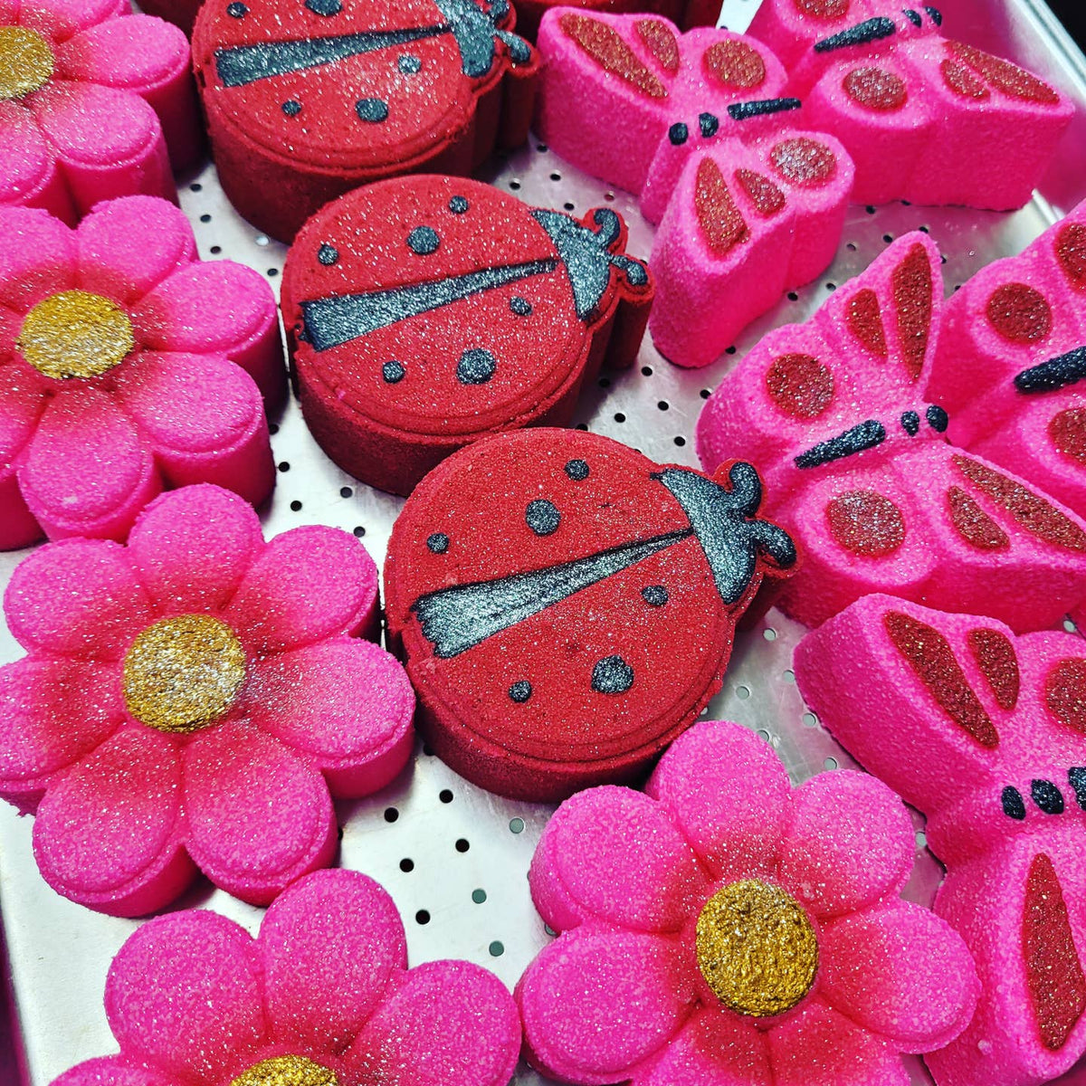 Essentially Nola Essentially Nola Ladybug Bath Bomb 5oz - Little Miss Muffin Children & Home