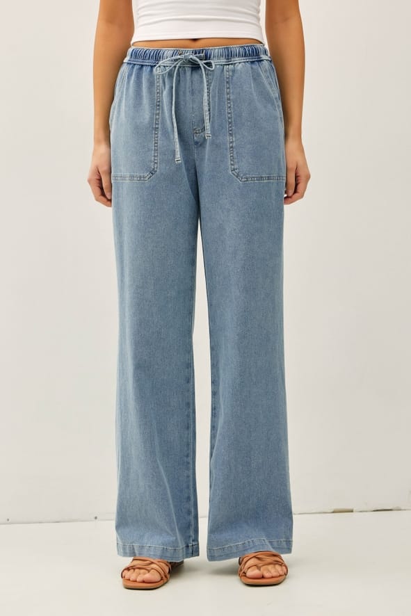 Knit Denim Wide Leg Pull On Med Wash Pants