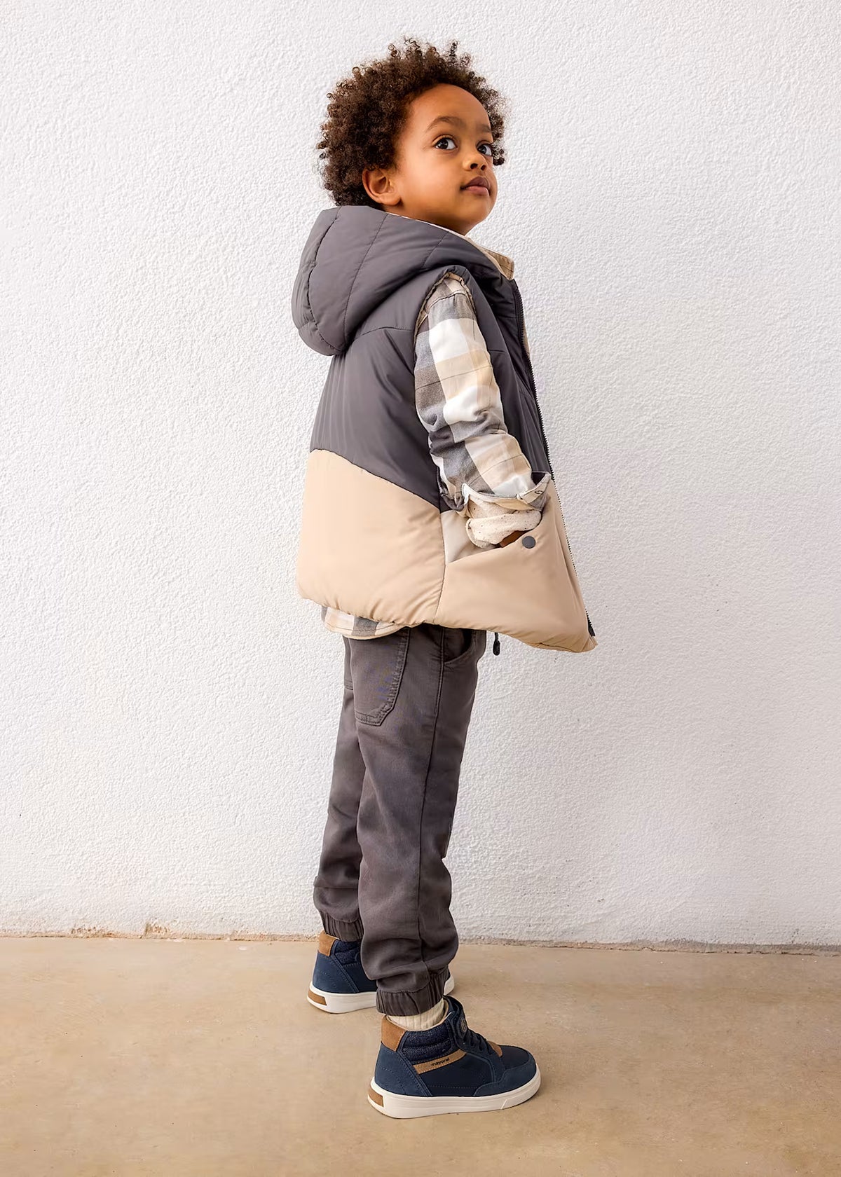 Boys' Reversible Hooded Puffer Vest in Hazelnut