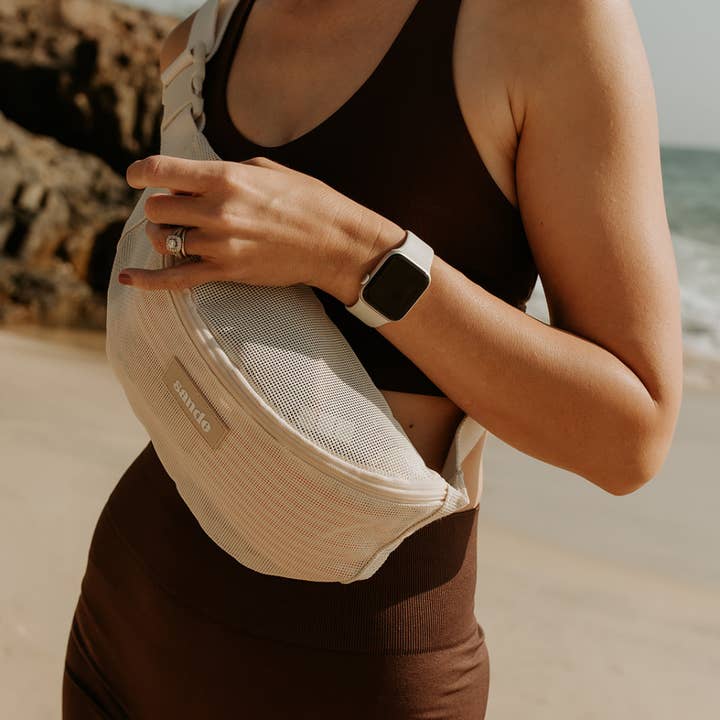Sande™ Essentials Crossbody Bag in Sand