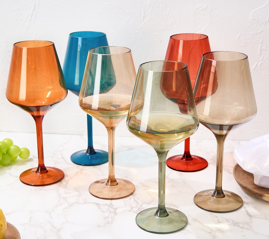 Unbreakable pastel wine glasses, detail view