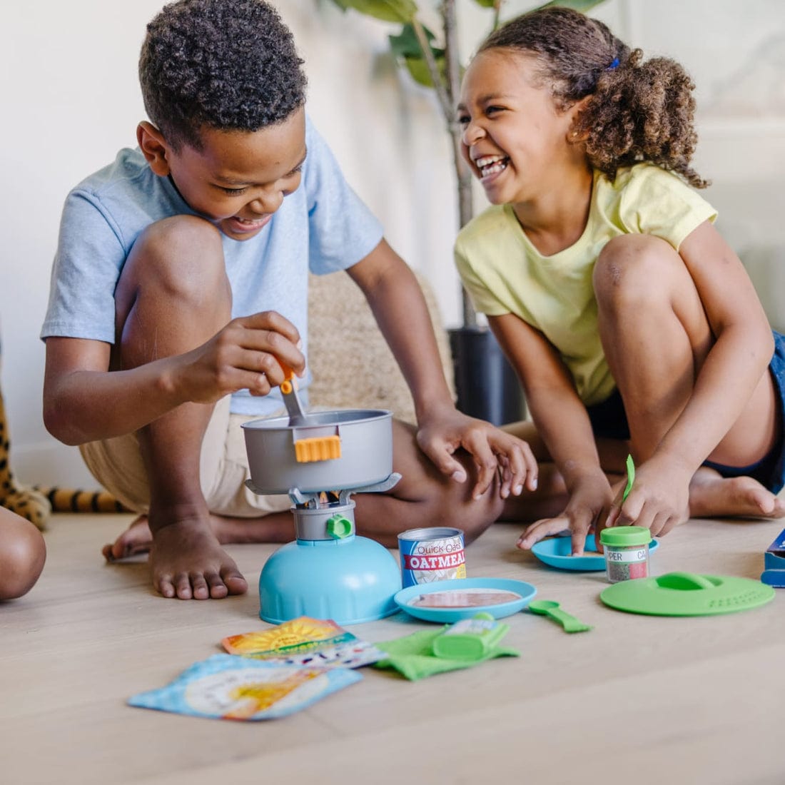 Melissa & Doug Melissa & Doug Let's Explore Outdoor Cooking Play Set - Little Miss Muffin Children & Home