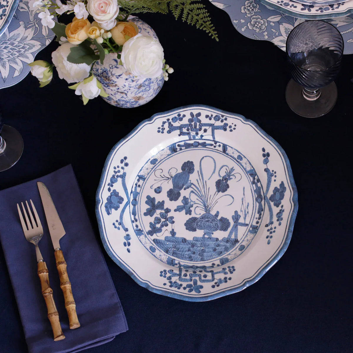 Vida Faenza 11" White and Blue Dinner Plate Set of 4