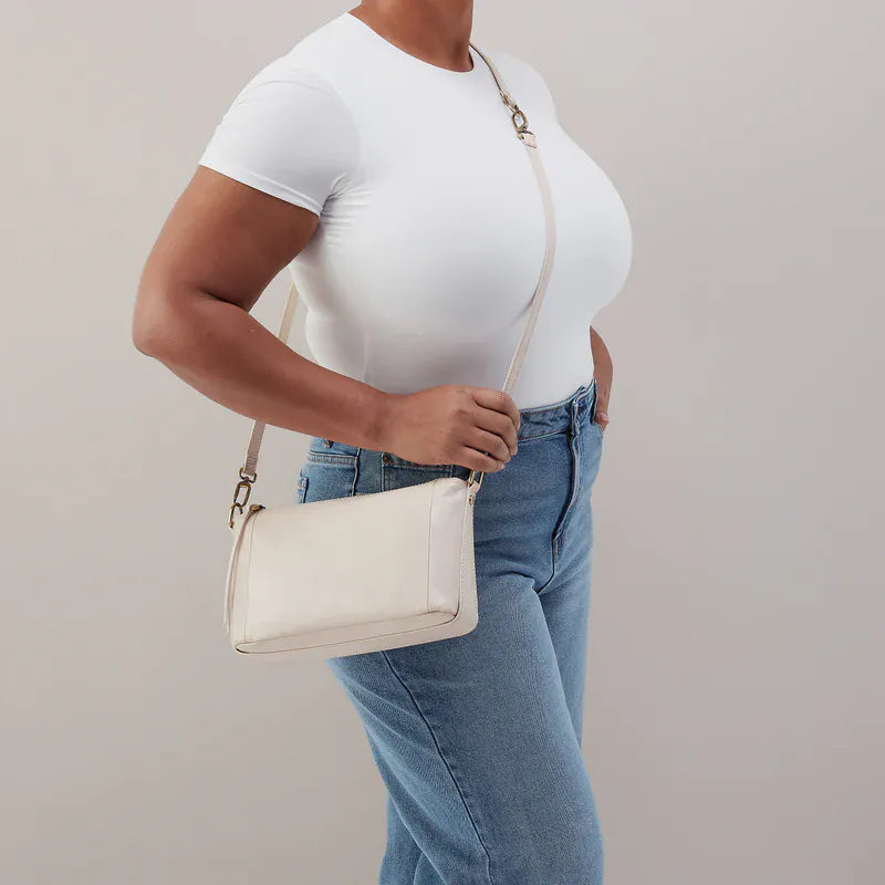 Darcy Carry-All Crossbody in Polished Leather Pale Flax