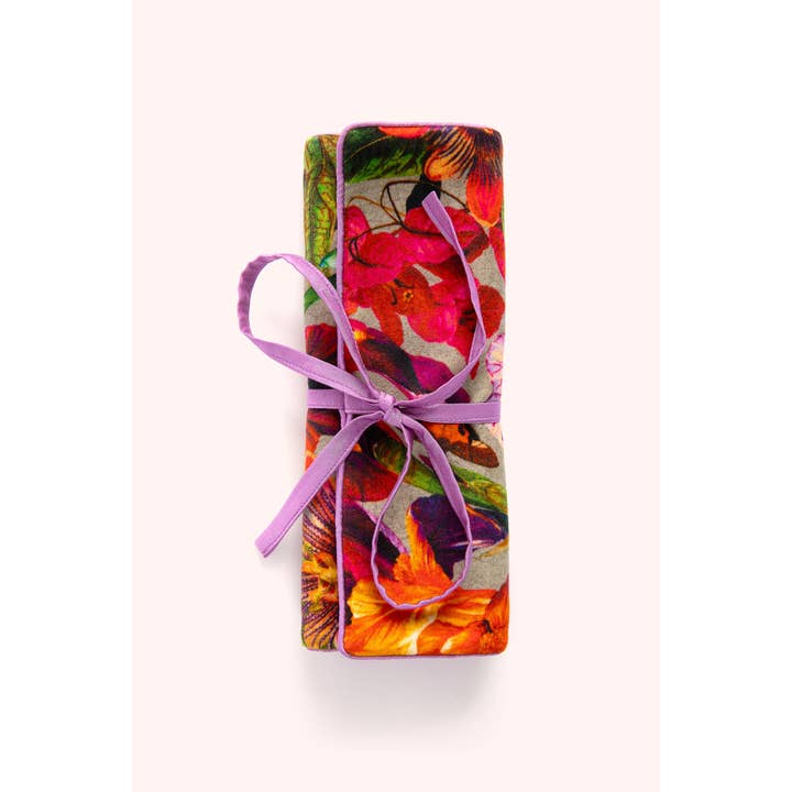 jewelry holder that rolls up