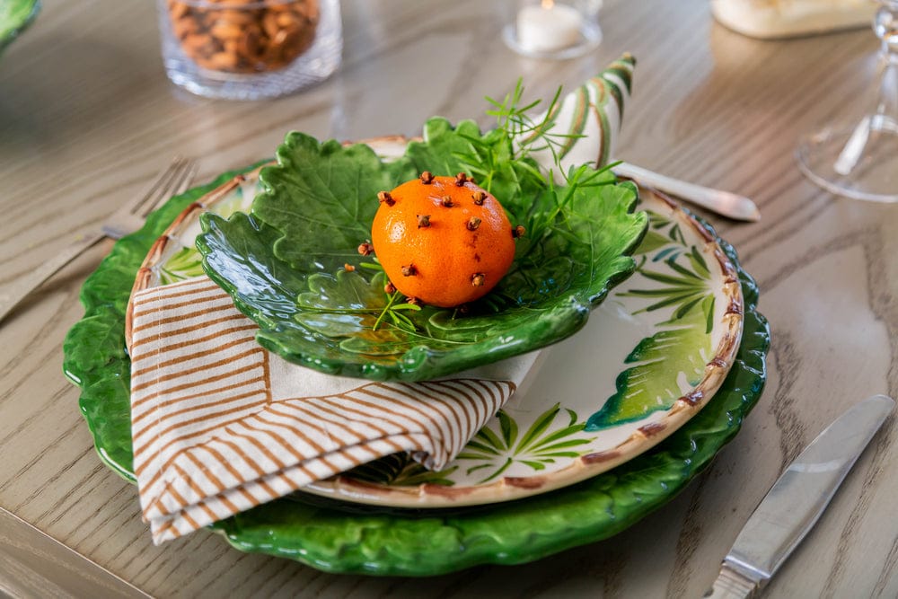 Compagnia Leaf Plate with Green Oak Leaves