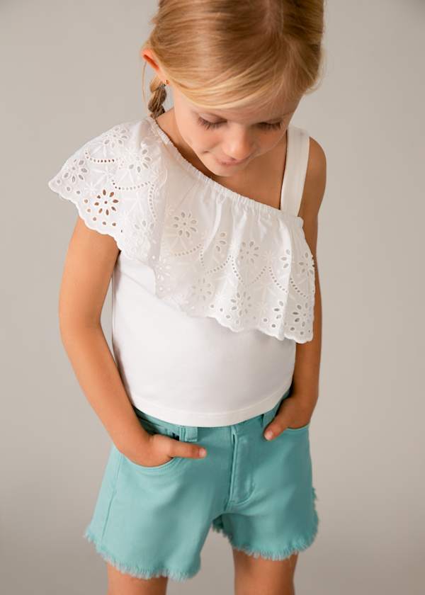 Girl's Raw Edge Twill Shorts in Oasis