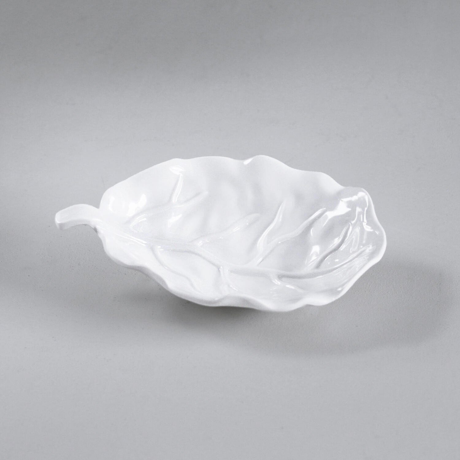 Beatriz Ball Beatriz Ball Vida Lettuce Small Leaf Platter - Little Miss Muffin Children & Home